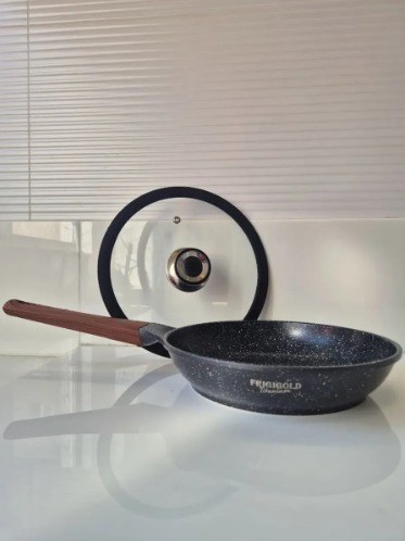 Frigideira Antiaderente Frigigold Titanium 24 cm 2L com Tampa e Indução - Frigigold Titanium