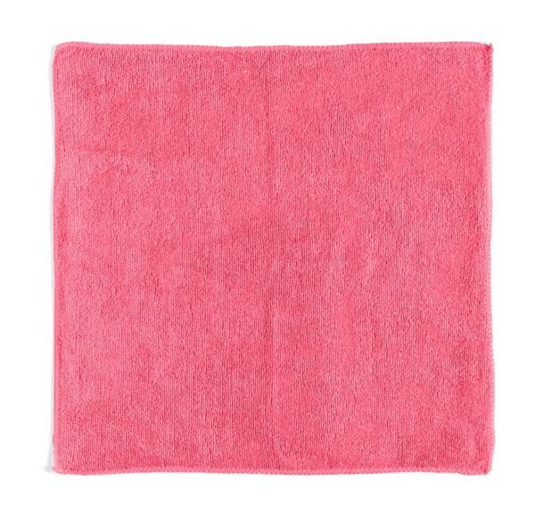 O pano de microfibra vermelho pode ser utilizado na limpeza seca ou úmida para remover a sujeira e gordura de superfícies de diversos tipos.